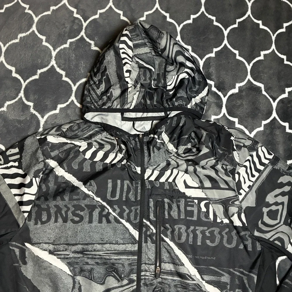 Adidas Mens Running Windbreaker Jacket Black Grey Graphic Hooded Full Zip L